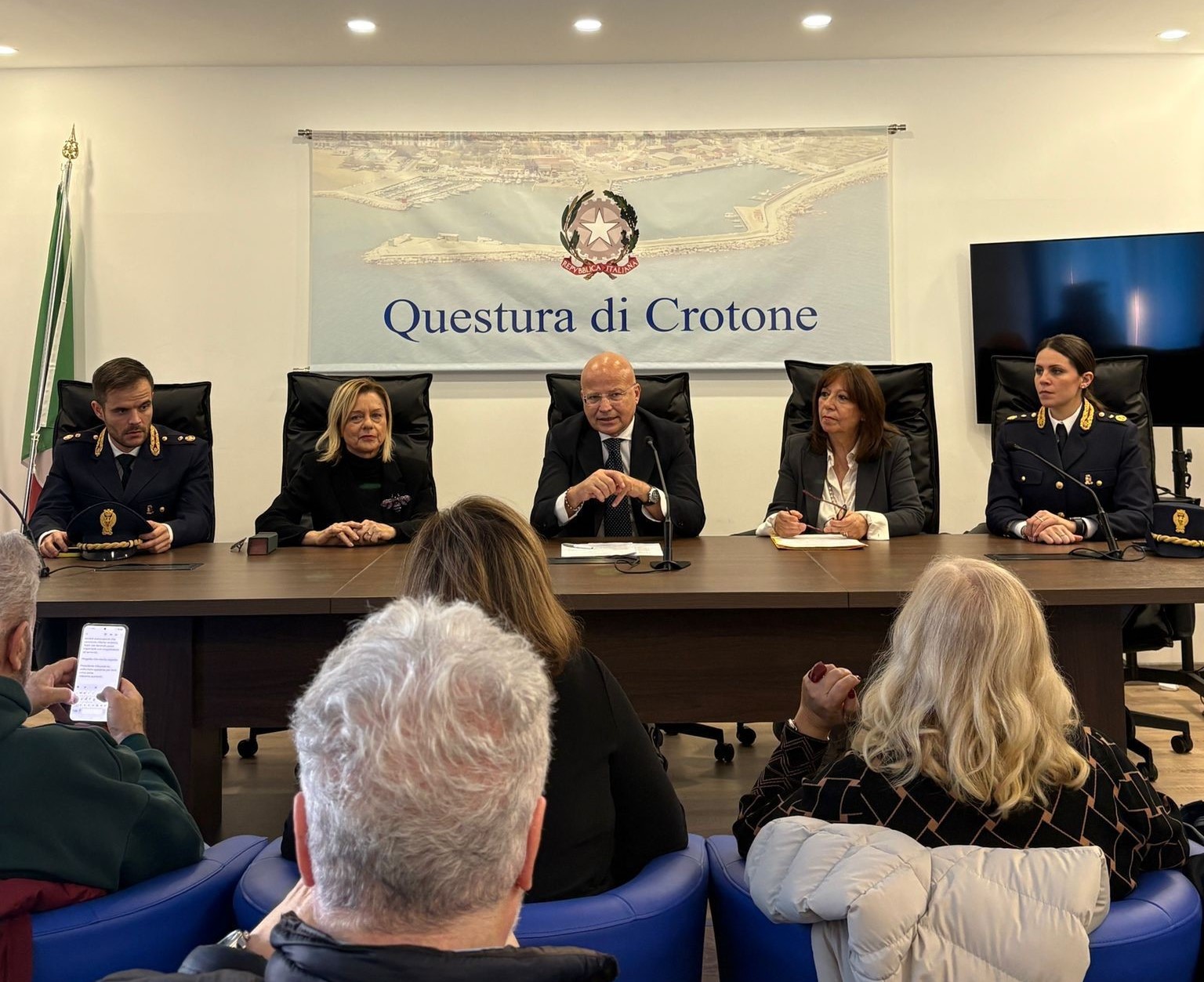 questura crotone