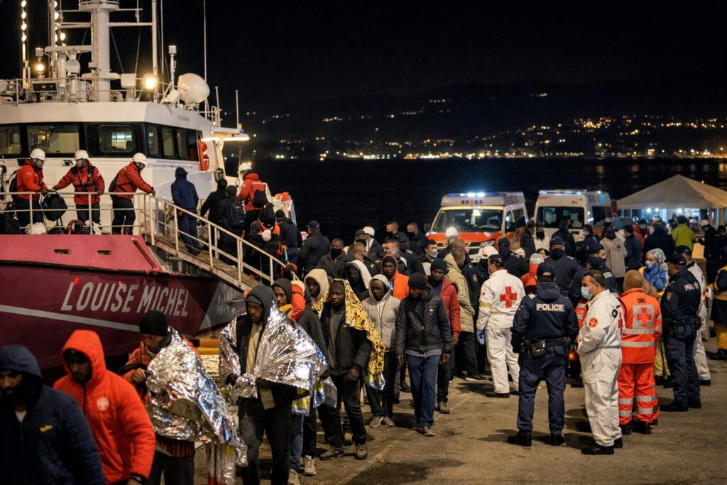 sbarco migranti notte