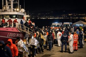 sbarco migranti notte