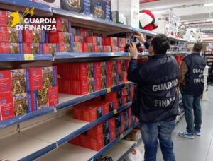 sequestro articoli natalizi