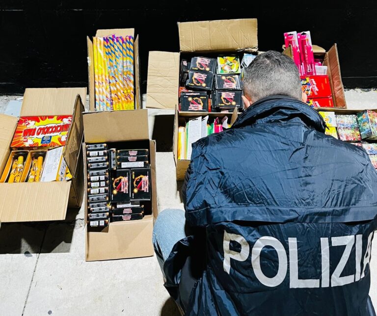 Maxi controllo del territorio a Crotone: identificate oltre 350 persone e sequestrati fuochi illegali