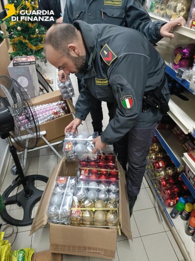 sequestro prodotti natalizia illegali