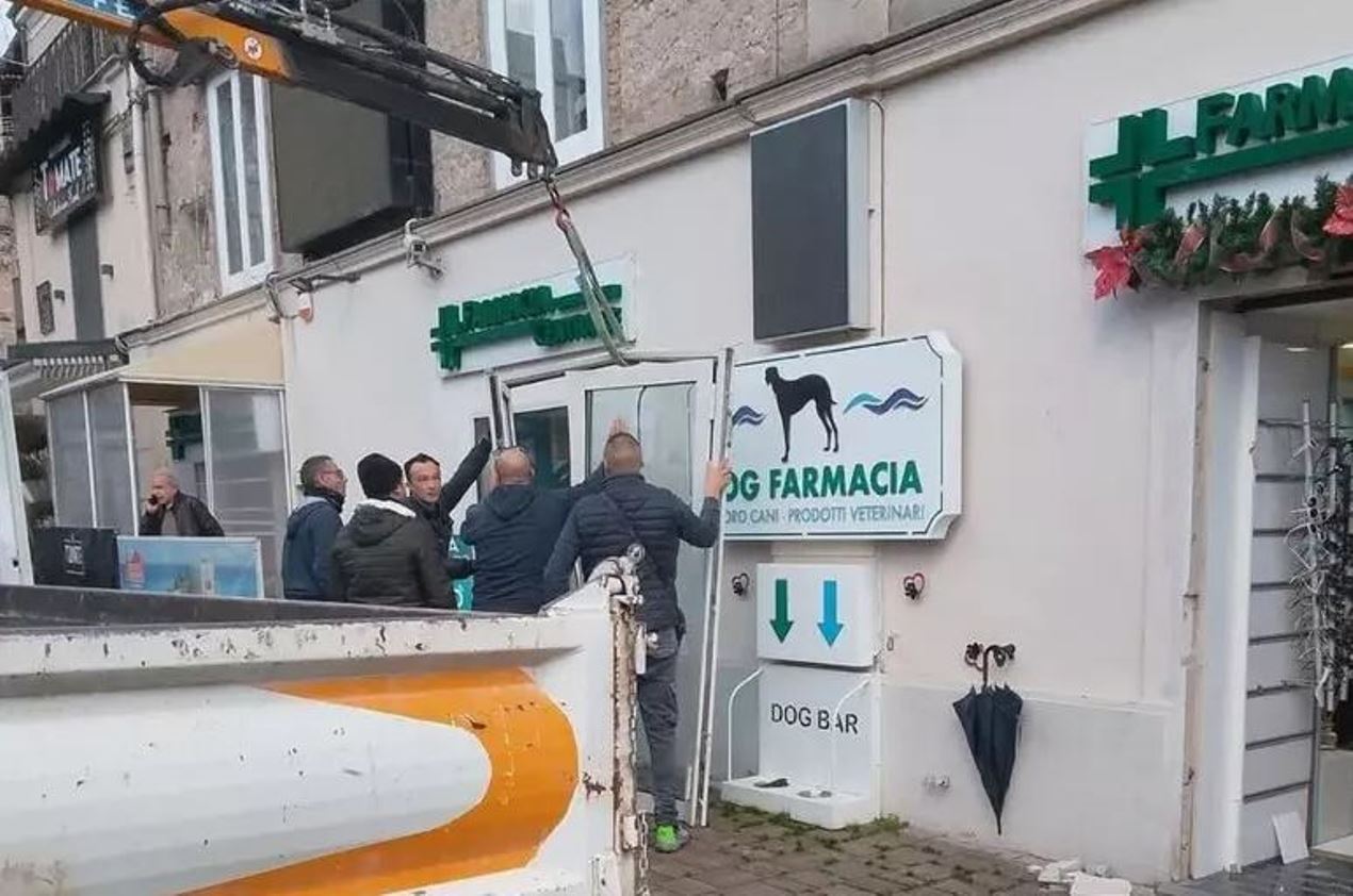 sfondano farmacia tropea