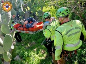 soccorso alpino recupero uomo caduto (3)