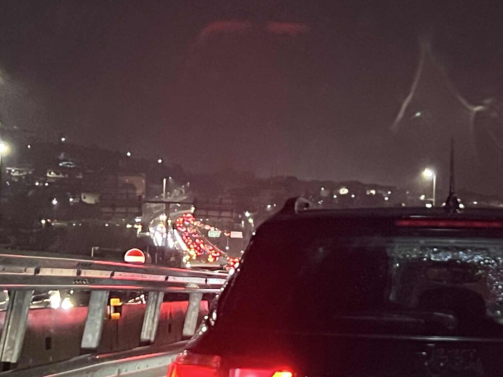 traffico in tilt raccordo autostradale