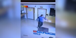 uomo incendi uffici comune gioia tauro