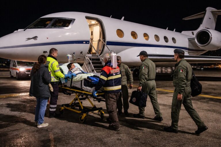 Reggio Calabria, volo salva-vita per una 13enne in pericolo di vita trasferita d’urgenza a Roma