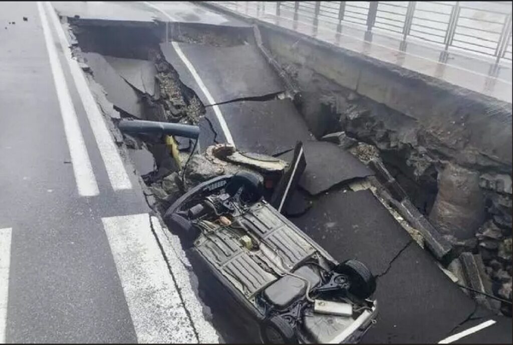 Auto precipita lungomare santa teresa riva 1