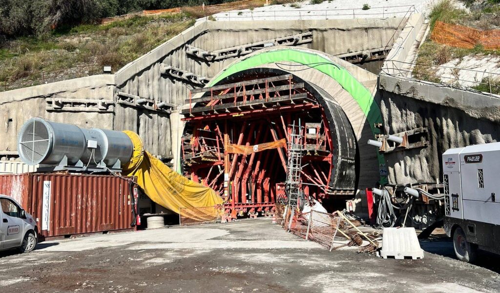 Cantiere raddoppio ferroviario Fiumefreddo - Giampilieri