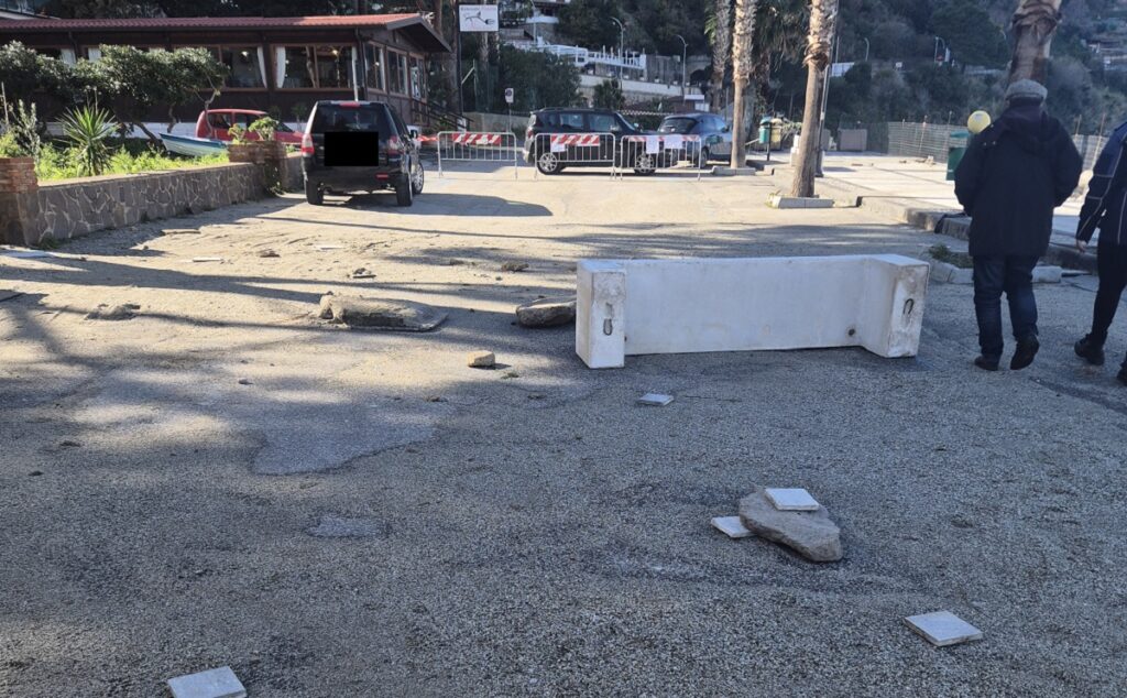 Danni mareggiata scilla