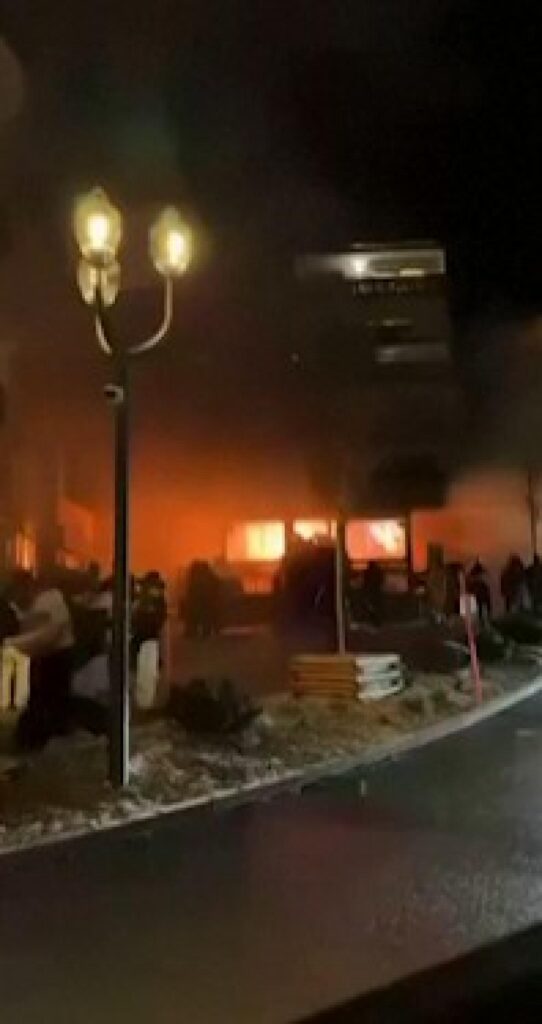 Incendio cras montana svizzera