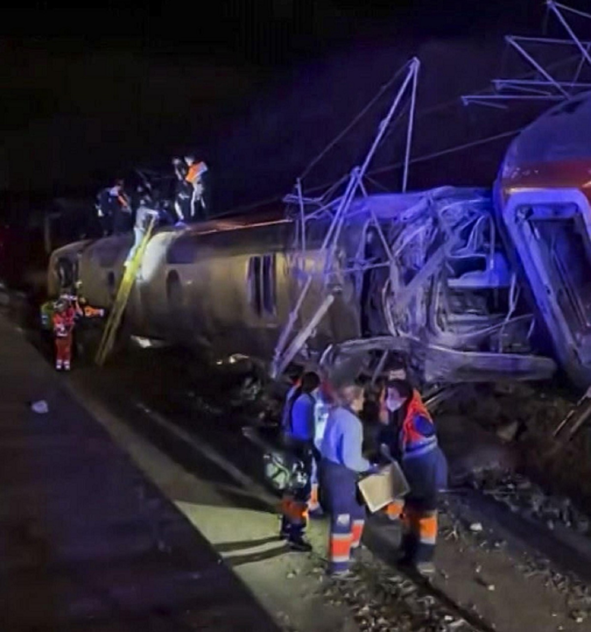 Salgono a 7 i morti dell’incidente ferroviario in Spagna