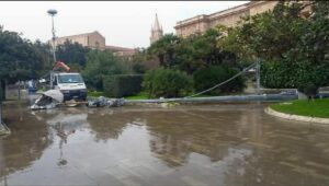 Palo illuminazione caduto Messina