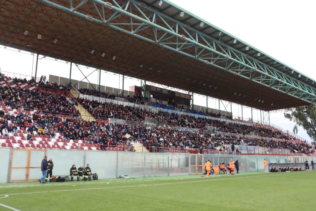 Reggina-Vibonese tifosi Granillo tribuna