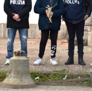 Rinvenimento campana e crocifisso