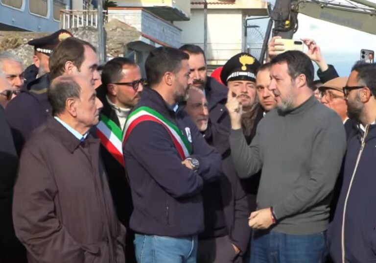 Ciclone Harry, Salvini a Furci Siculo: “bisogna ricostruire in fretta, le linee ferroviarie riapriranno a breve”