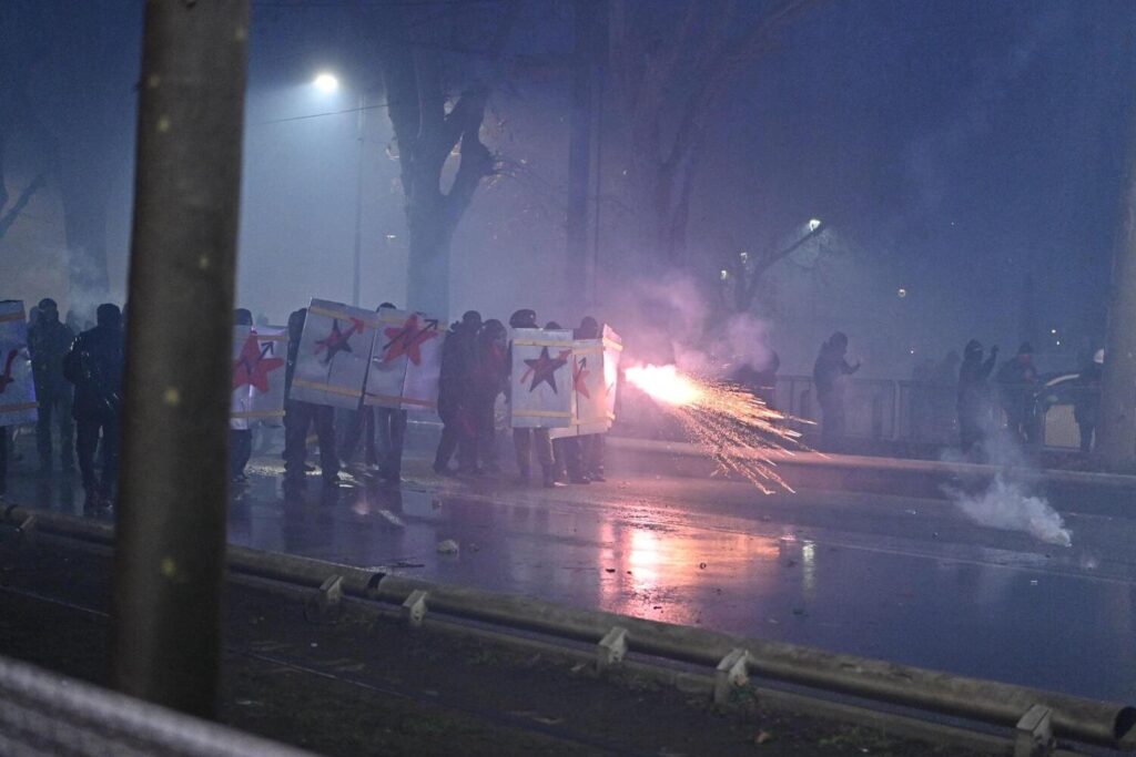 Violenza corteo Askatasuna Torino