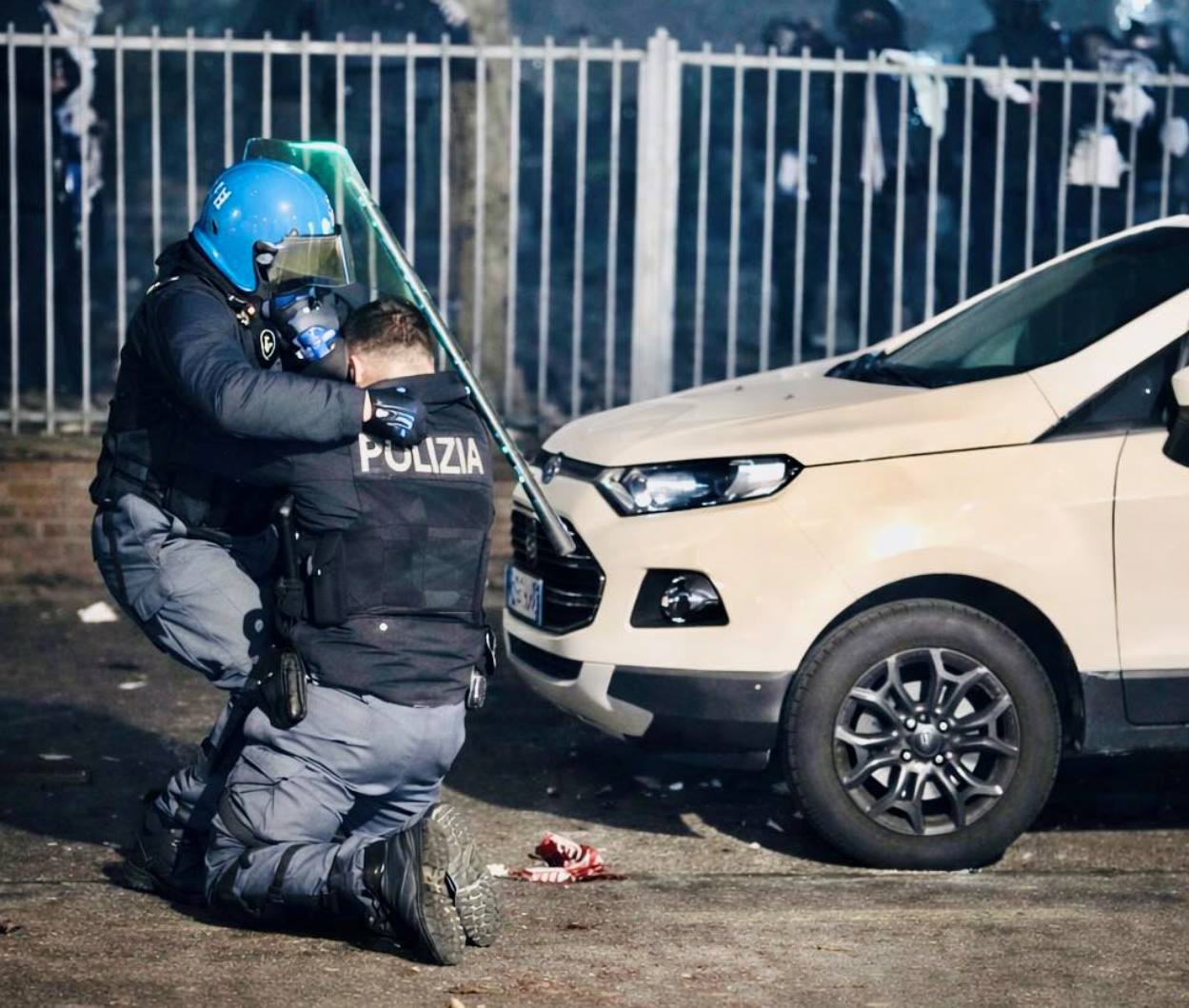 aggressione poliziotto torino