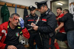 arbitro aggredito nello spogliatoio