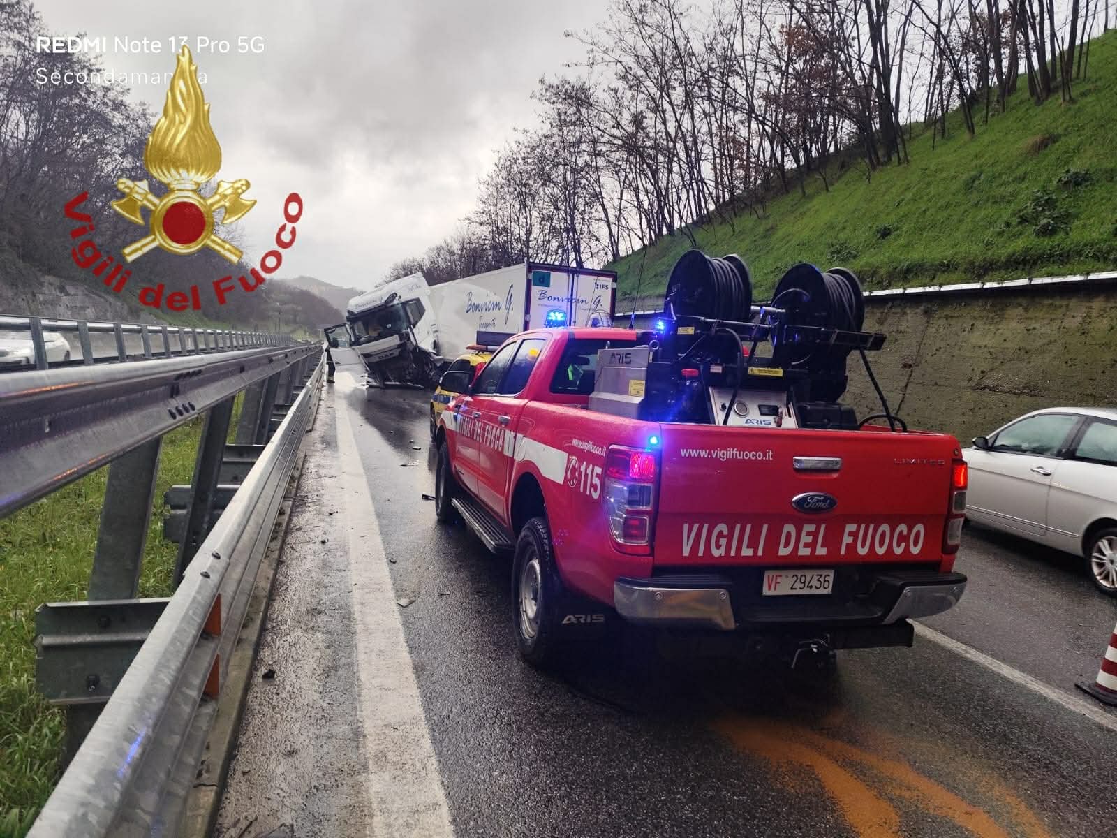 autoarticolato di traverso