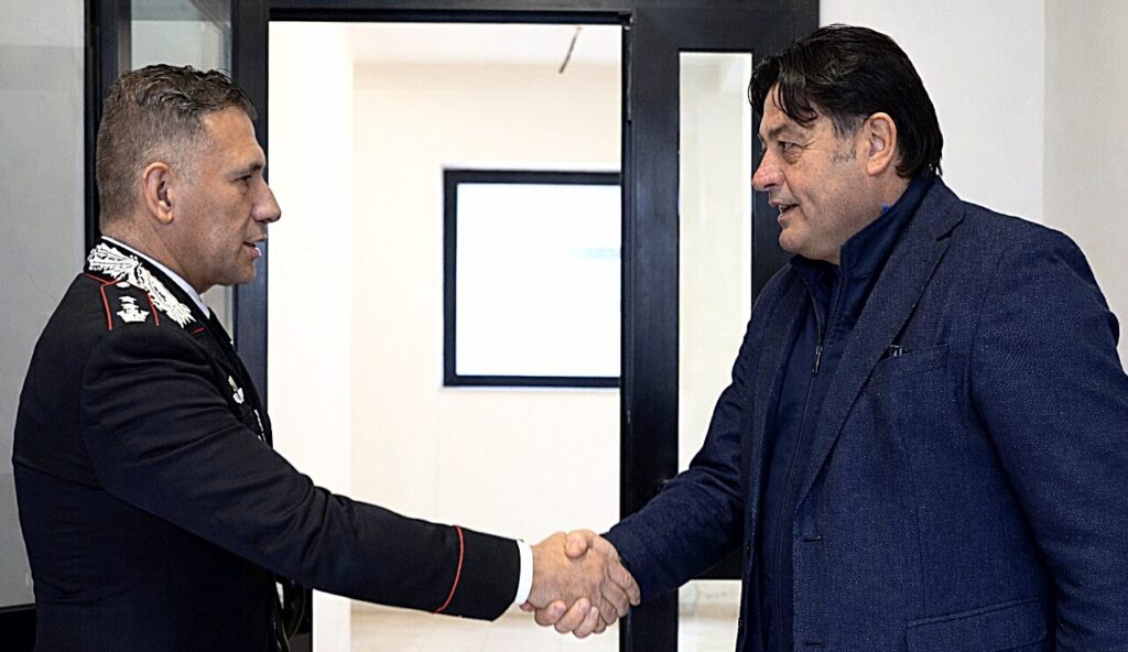 carabinieri aggrediti