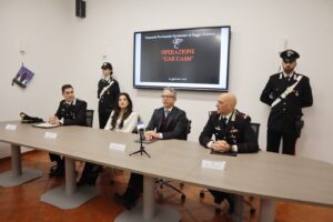 conferenza stampa carabinieri