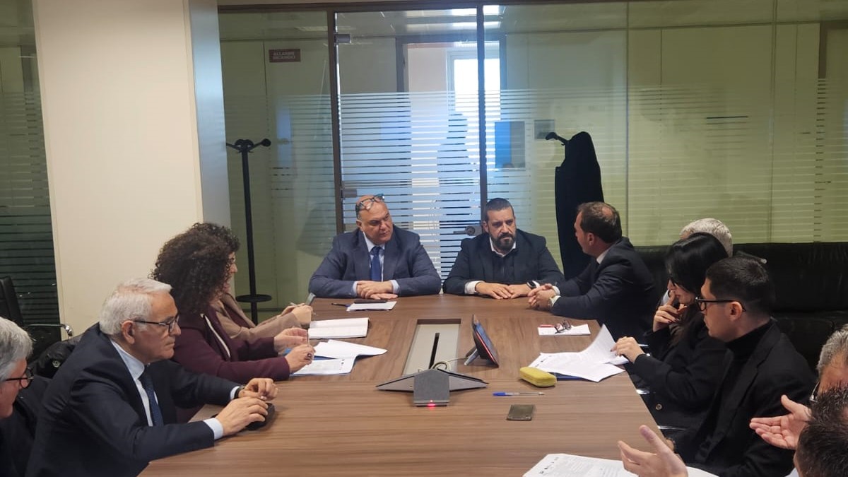 confronto calabrese associazioni sindacati su avviso oikos