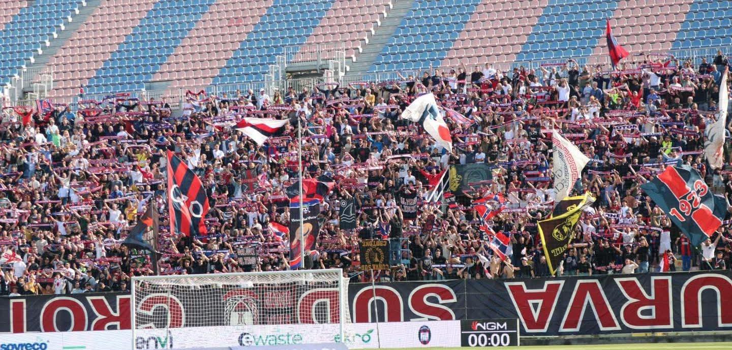 curva sud ultrà tifosi crotone calcio