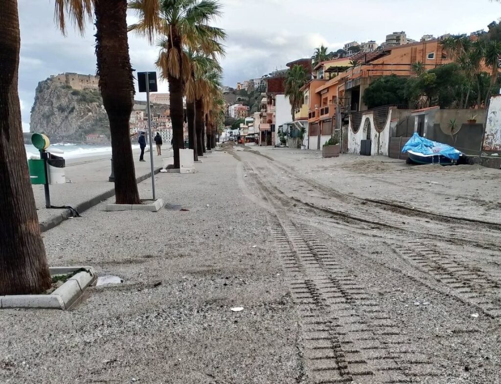 danni lungomare scilla