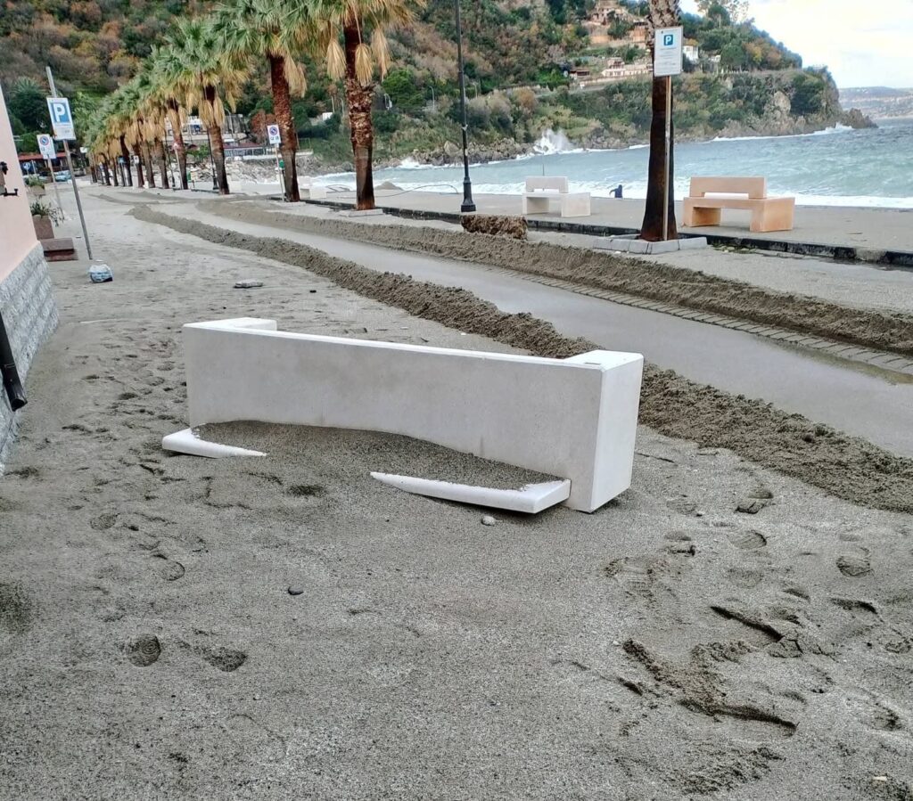 danni lungomare scilla