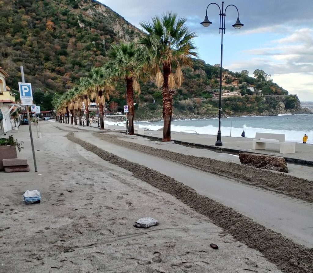 danni lungomare scilla