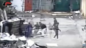 giovani rubano auto carabinieri reggio calabria