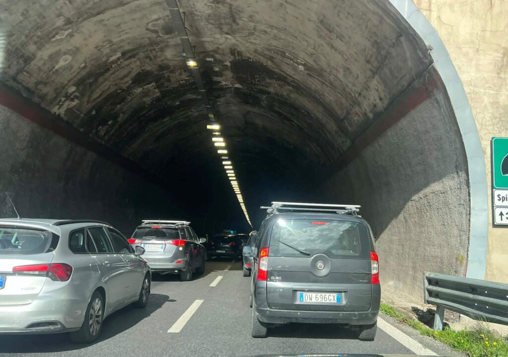 incidente raccordo autostradale