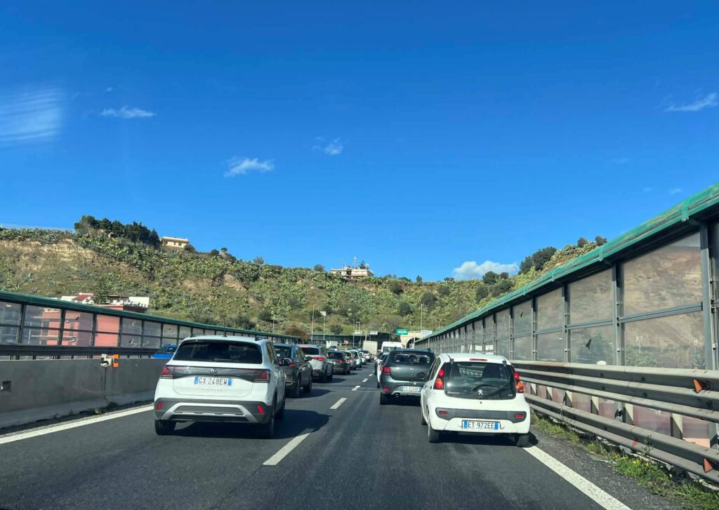 incidente raccordo autostradale