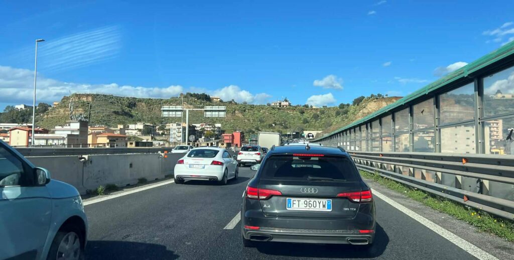 incidente raccordo autostradale