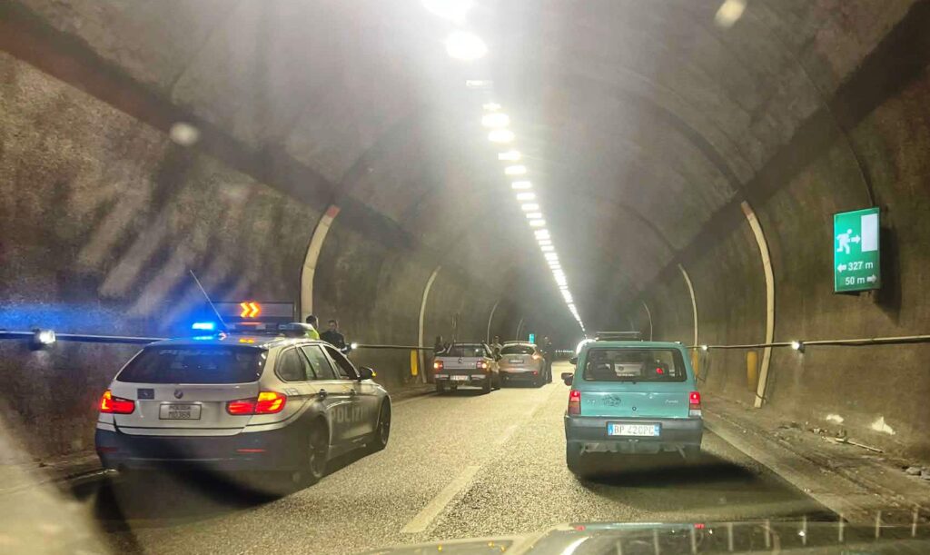 incidente raccordo autostradale