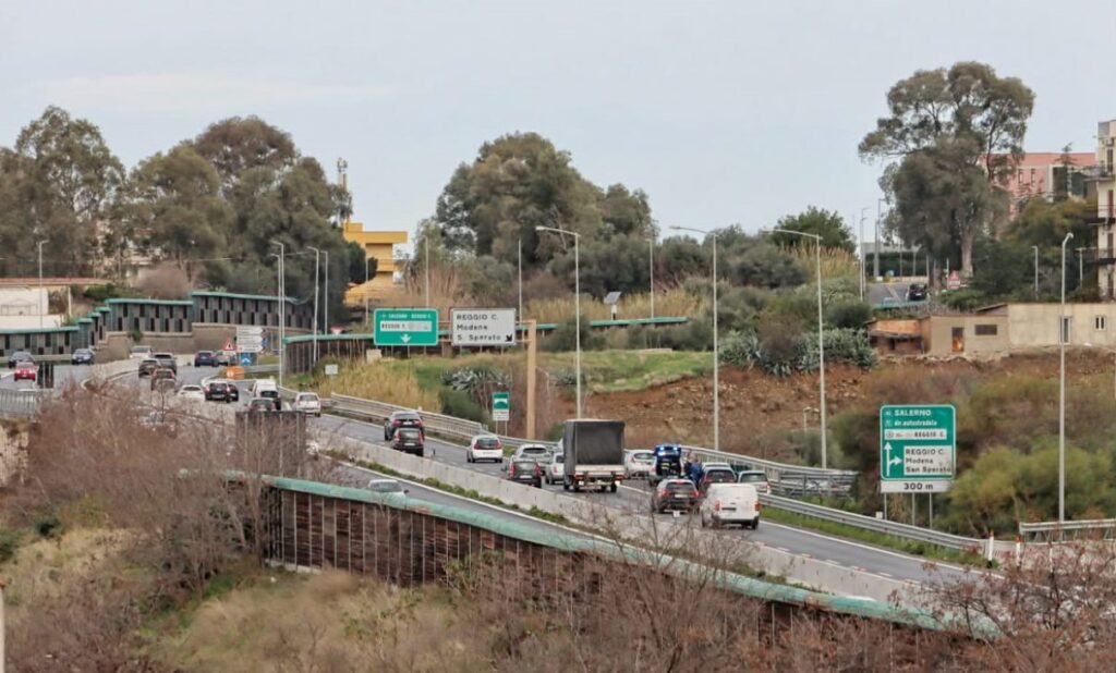 incidente raccordo autostradale