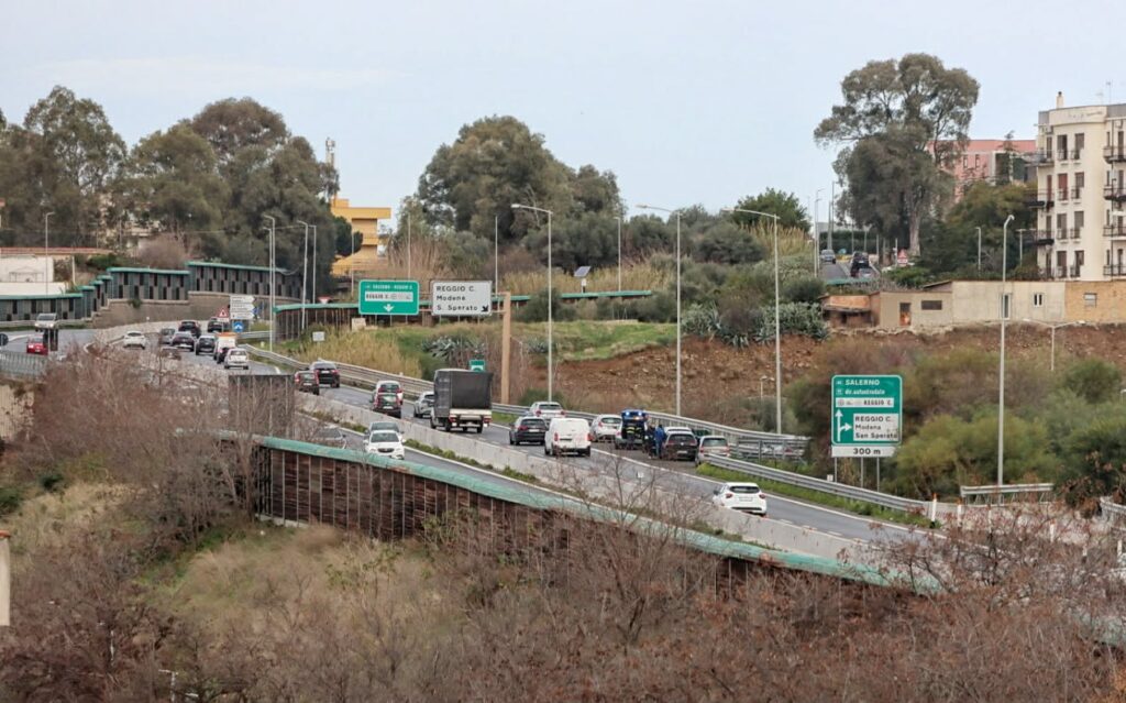 incidente raccordo autostradale