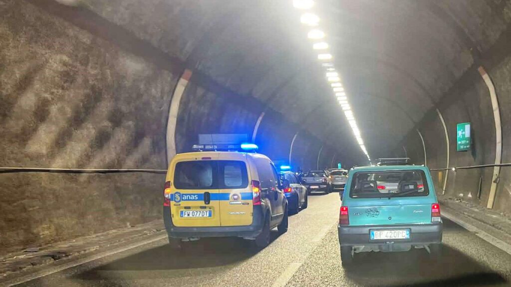 incidente raccordo autostradale