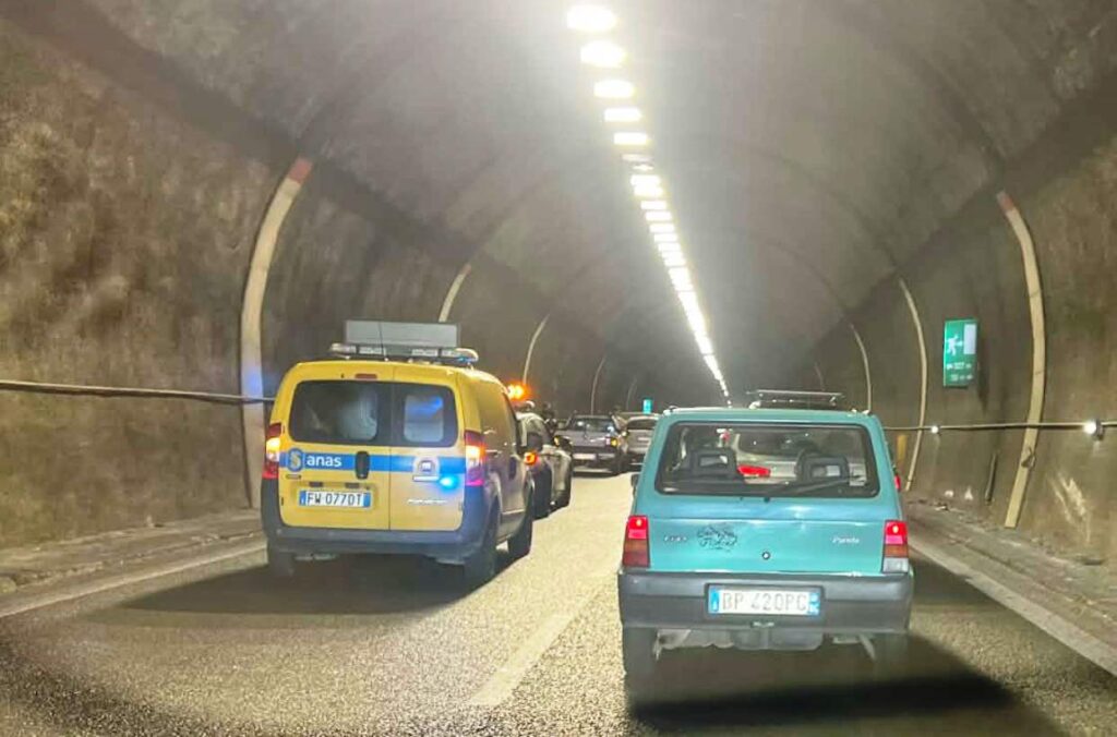 incidente raccordo autostradale