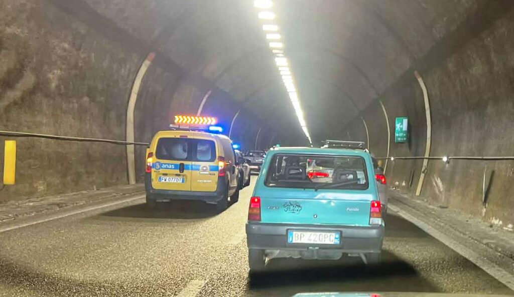 incidente raccordo autostradale