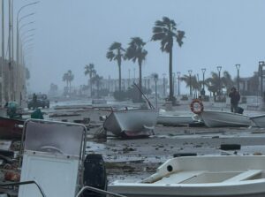 lungomare locri devastato dalle mareggiate