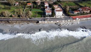 lungomare melito porto salvo distrutto dalle mareggiate gennaio 2026
