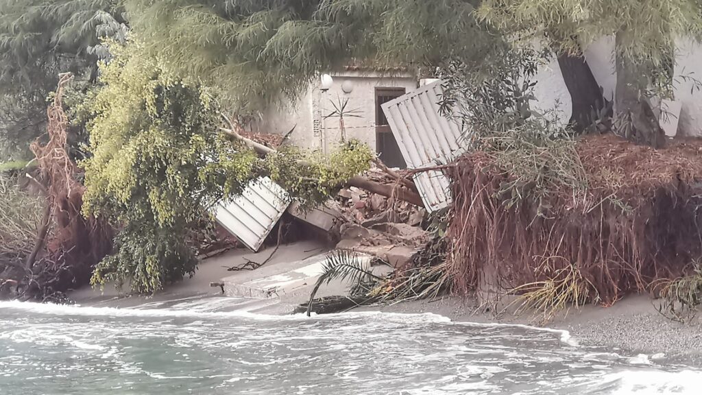 mare devasta case di punta pellaro