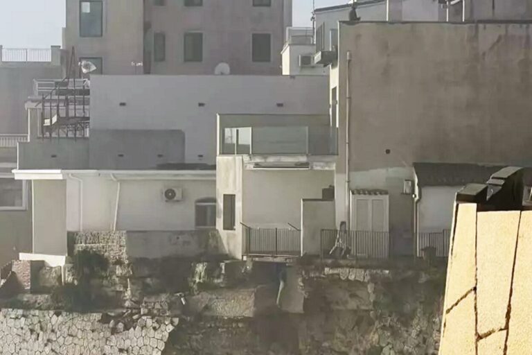 muraglione crollato a siracusa