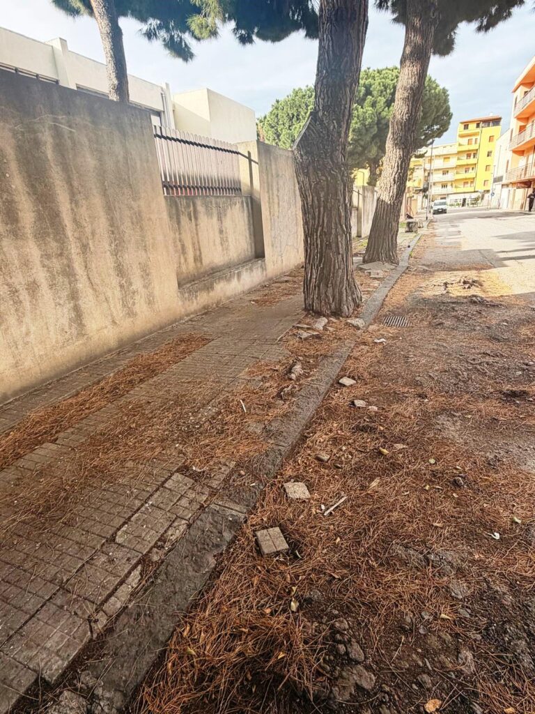 pericolo in via Giorgio Azzarà a Pellaro