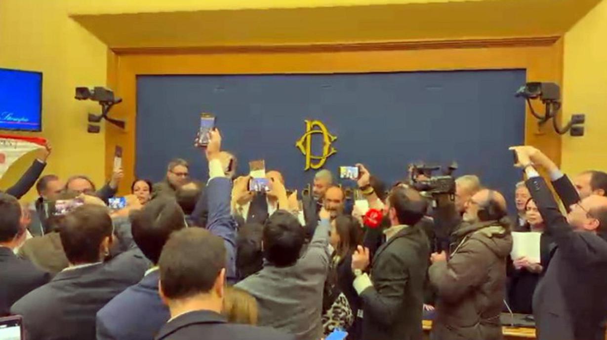 sala-stampa-della-camera-occupata