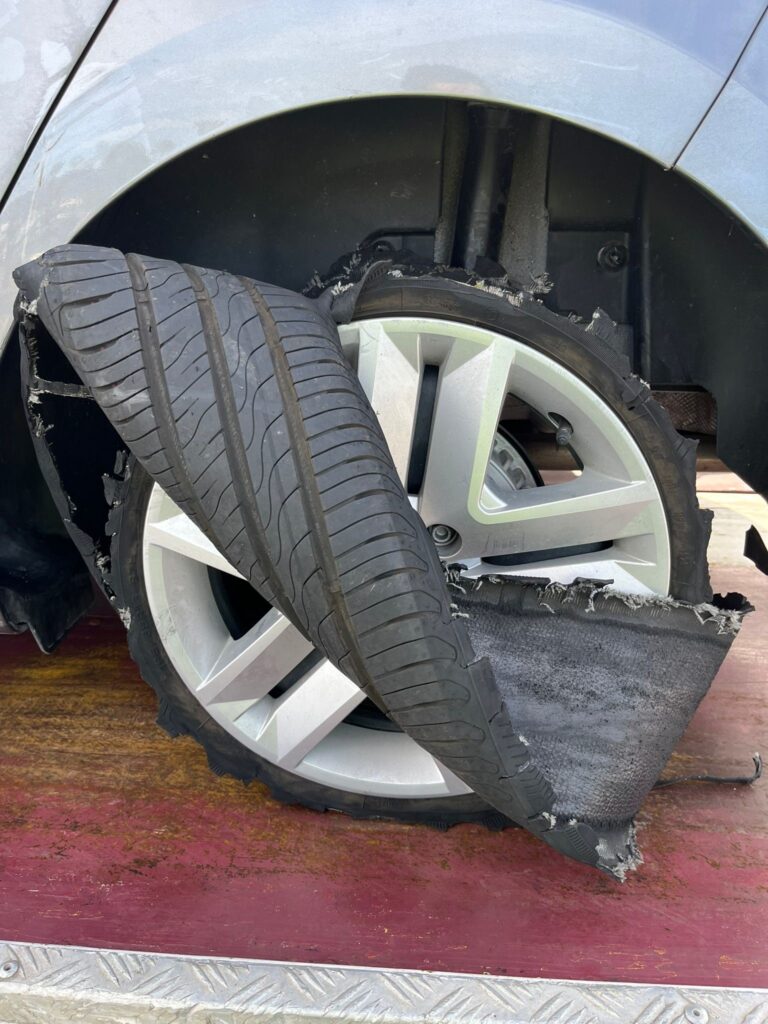 scoppia ruota auto klaus davi