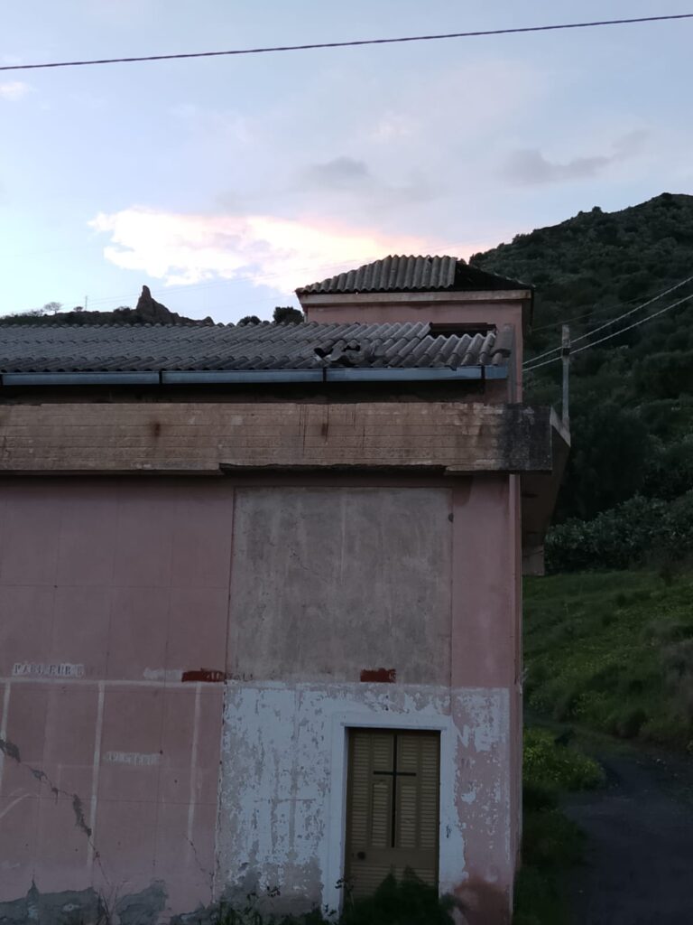 Denuncia don Zampaglione eternit a Masella e tronco caduto a Montebello