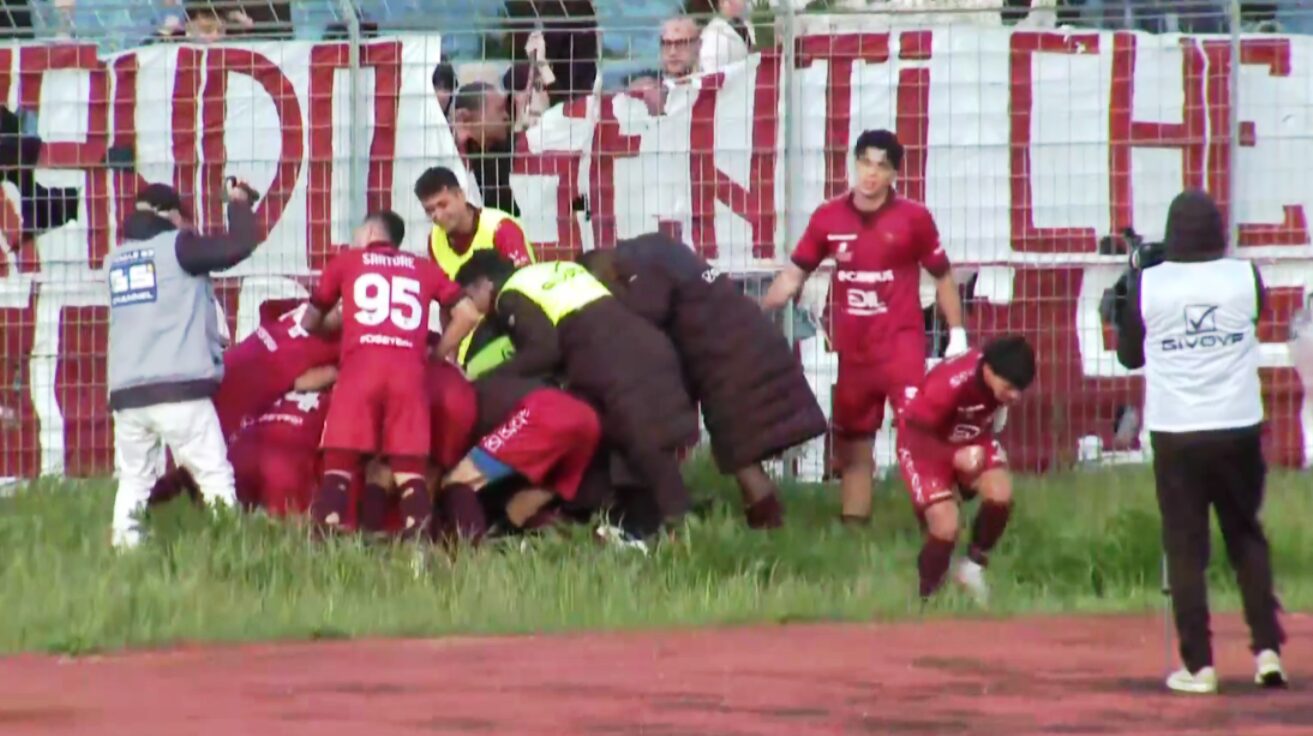 Esultanza Reggina gol a Ragusa